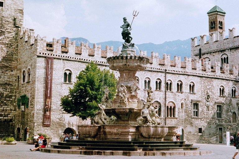 Trento, fontana del nettuno in piazza duomo